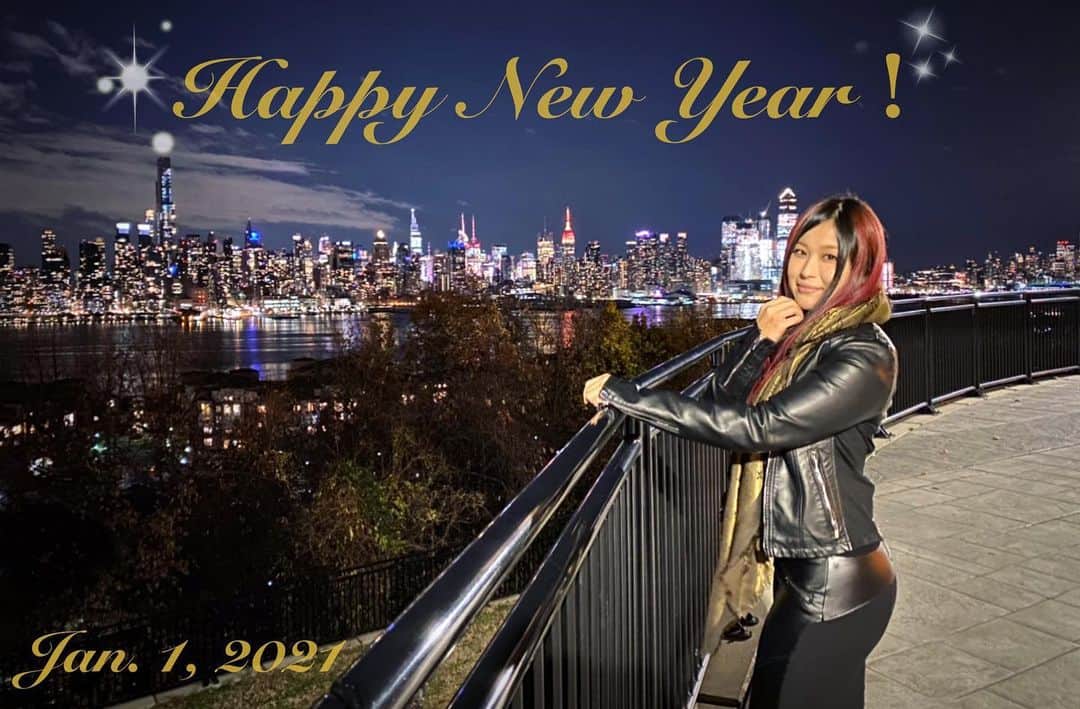 のインスタグラム：「Happy new year!!!!!!😈🌅✨✨✨  #newyorkcity」