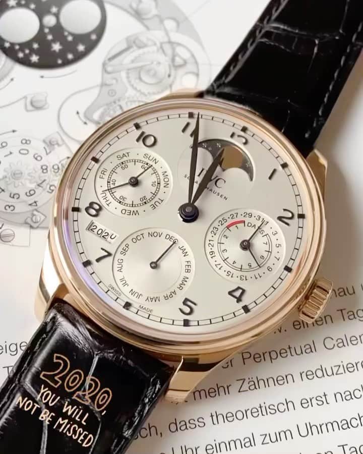 WATCHMANIAのインスタグラム：「This is the most appropriate thing to post for the first day of 2021. Happy new year everyone! And thank you for the continuous support for the last 10 years.🙏🏻🙏🏻  @watchwithview 📸」