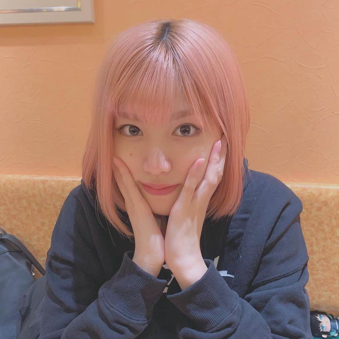 林優菜のインスタグラム：「. 2021年もよろしくお願いします。 . ちなみにここサイゼリアなんですけど 右下に写ってる無一郎 ここで落としました。 誰か拾ってくれてないかな〜 . . . #happynewyear #2021年」