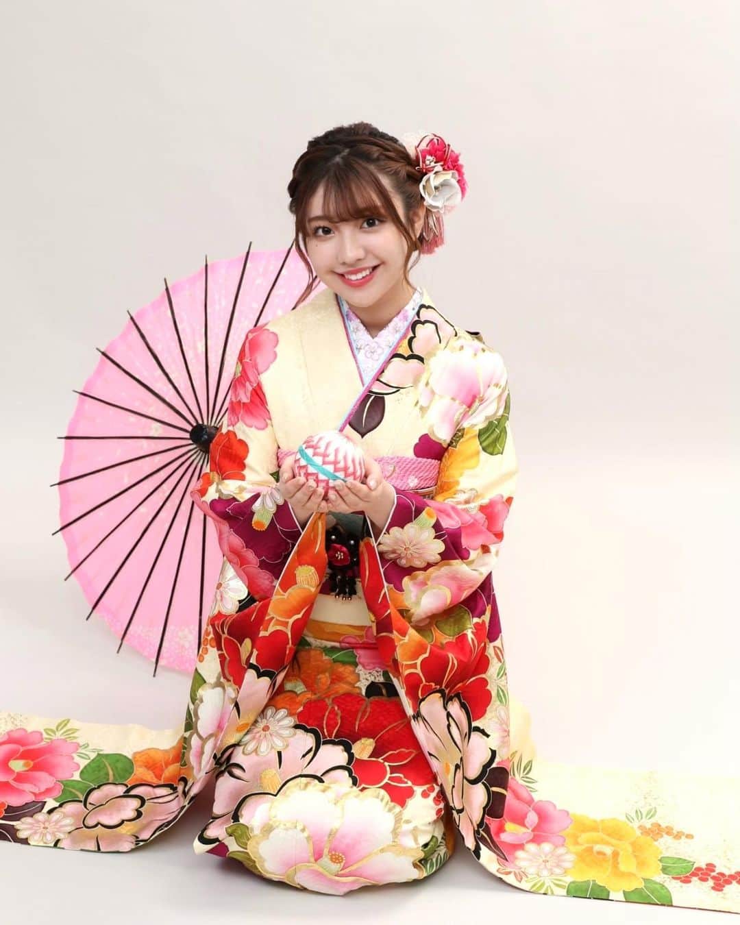 小玉梨々華のインスタグラム：「あけましておめでとうございます！ 2021年もどうぞ宜しくお願いします☺︎」