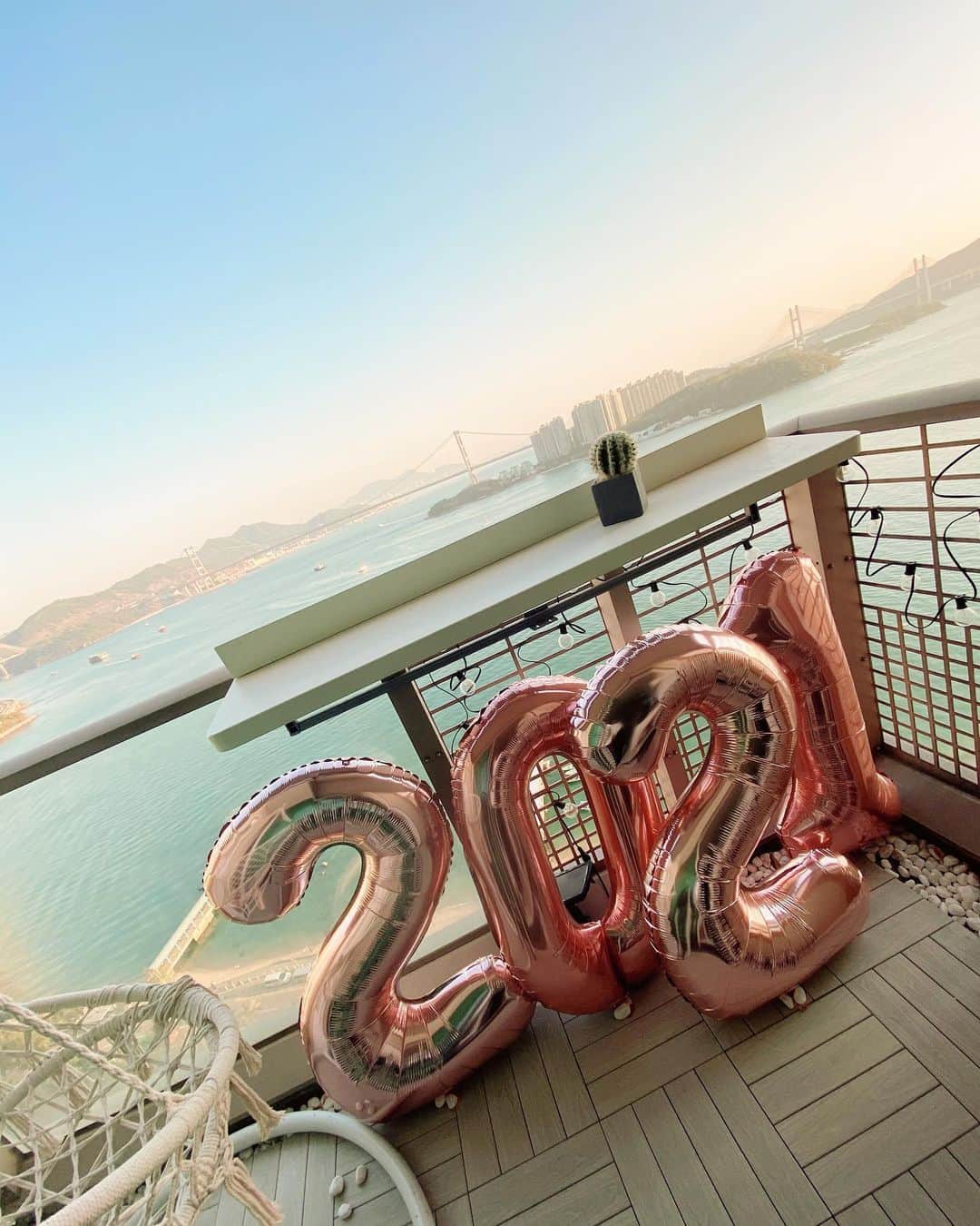 Giann Chanのインスタグラム：「2021 Please be a good one. Happy new year! 🎀  #2021 #happynewyear #stayhome」