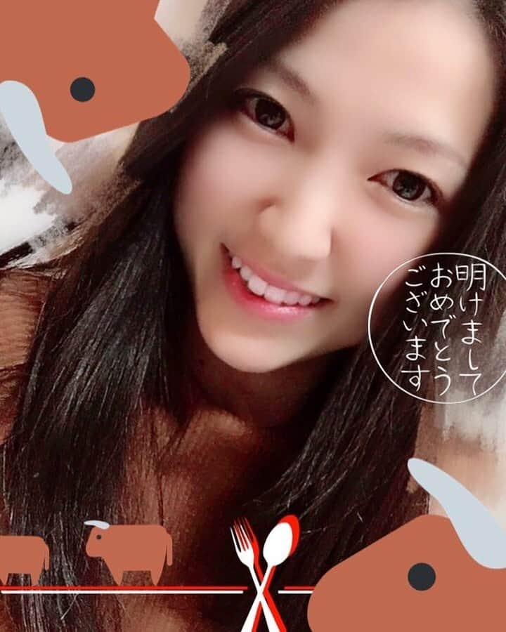 北口和沙さんのインスタグラム写真 - (北口和沙Instagram)「あけましておめでとうございます！ 昨年中は大変お世話になりました。 YouTubeやツイキャスやTwitterなど、令和歌謡をより一層盛り上げていけたらと思います。 皆様にとって幸多き一年となりますよう心よりお祈り申し上げます。 本年もどうぞよろしくお願いいたします。 北口和沙」1月1日 18時55分 - kazusa_kitaguchi