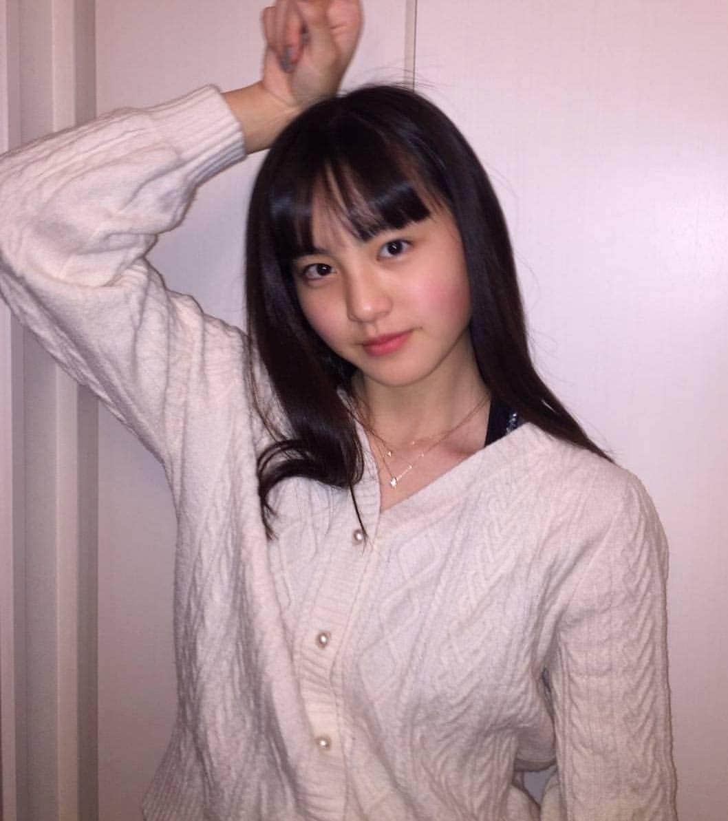 丸本凛のインスタグラム：「新年明けましておめでとうございます!🐮 今年も自分らしく、昨年得られた学びを生かしていきたいと思います😤 本年もどうぞよろしくお願い致します〜🙇‍♂️ #2021#happynewyear#instagood#photooftheday#좋아요꾹#誕生石#diamond」