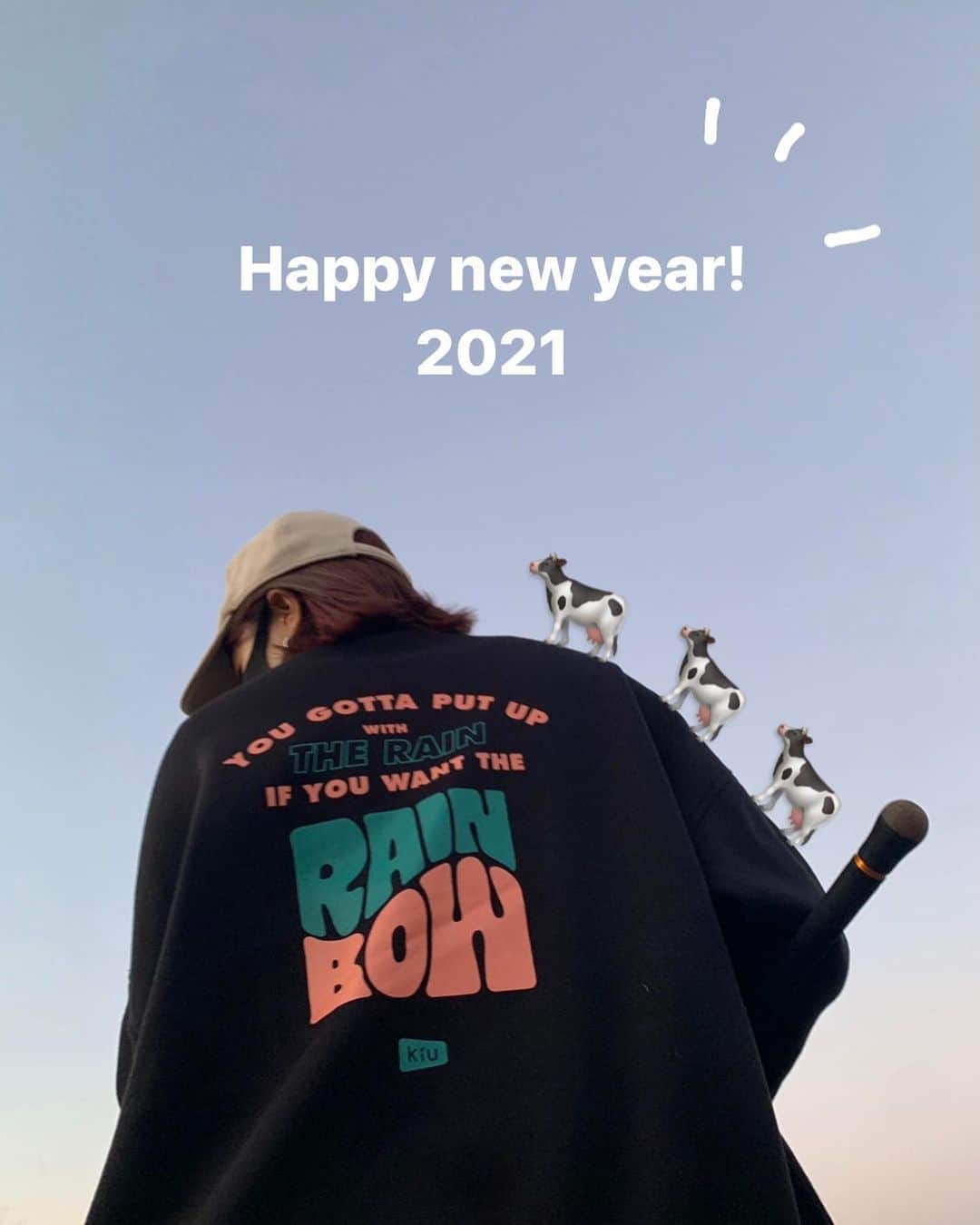 岡田万里奈さんのインスタグラム写真 - (岡田万里奈Instagram)「. . . . Happy new year 2021♡ . 今年も笑ってたのしく過ごしましょ😉 よろしくお願いいたします！ . . . #釣りガール #おかまり #kiu」1月1日 19時00分 - lovendor_okamari