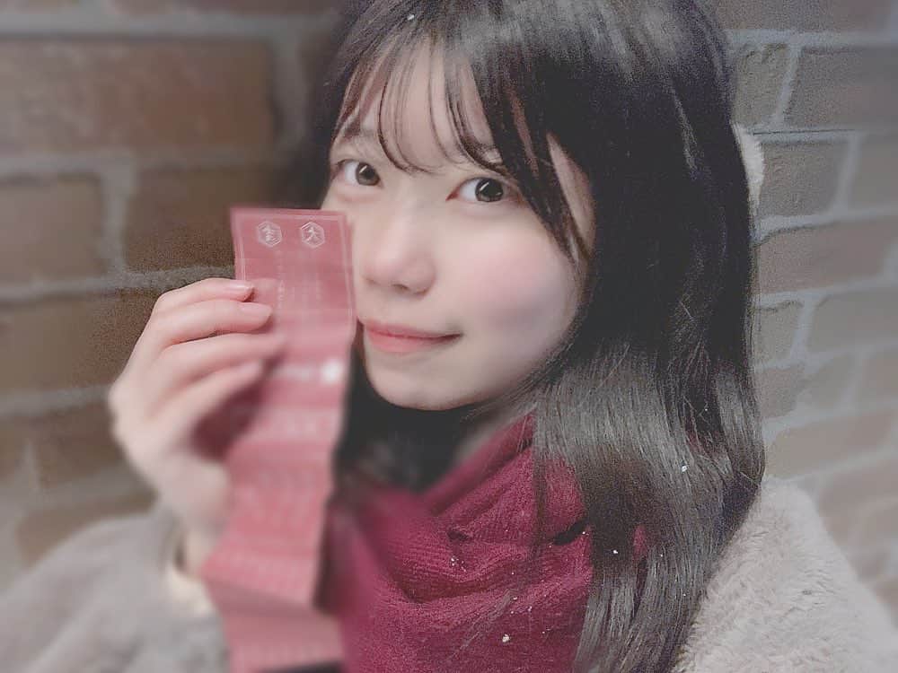 Dorothy Little Happyのインスタグラム：「明けましておめでとうございます！ ・ ・ ・ 2021初投稿ぅ🎍🌅 今年の初詣は大吉でした ߹𖥦߹🖤 ・ 目標に向かって頑張っていくので暖かく見守ってくださると嬉しいです(*ˊᵕˋ  #2021  #お正月  #齋藤きらら」