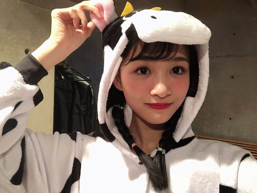 中山あやかさんのインスタグラム写真 - (中山あやかInstagram)「＊ あけましておめでとうございます🥳  今年は丑年🐮！ ニコプチの年賀状で牛になりました🥰  楽しかった〜♡  2021年は今まで通り楽しく過ごせますように！ インスタでも楽しかった事とかいっぱい載せるね🎀  今年もよろしくお願いします！  #ニコプチ #中山あやか  #丑年  #2021年」1月1日 19時12分 - ayaka_nakayama1