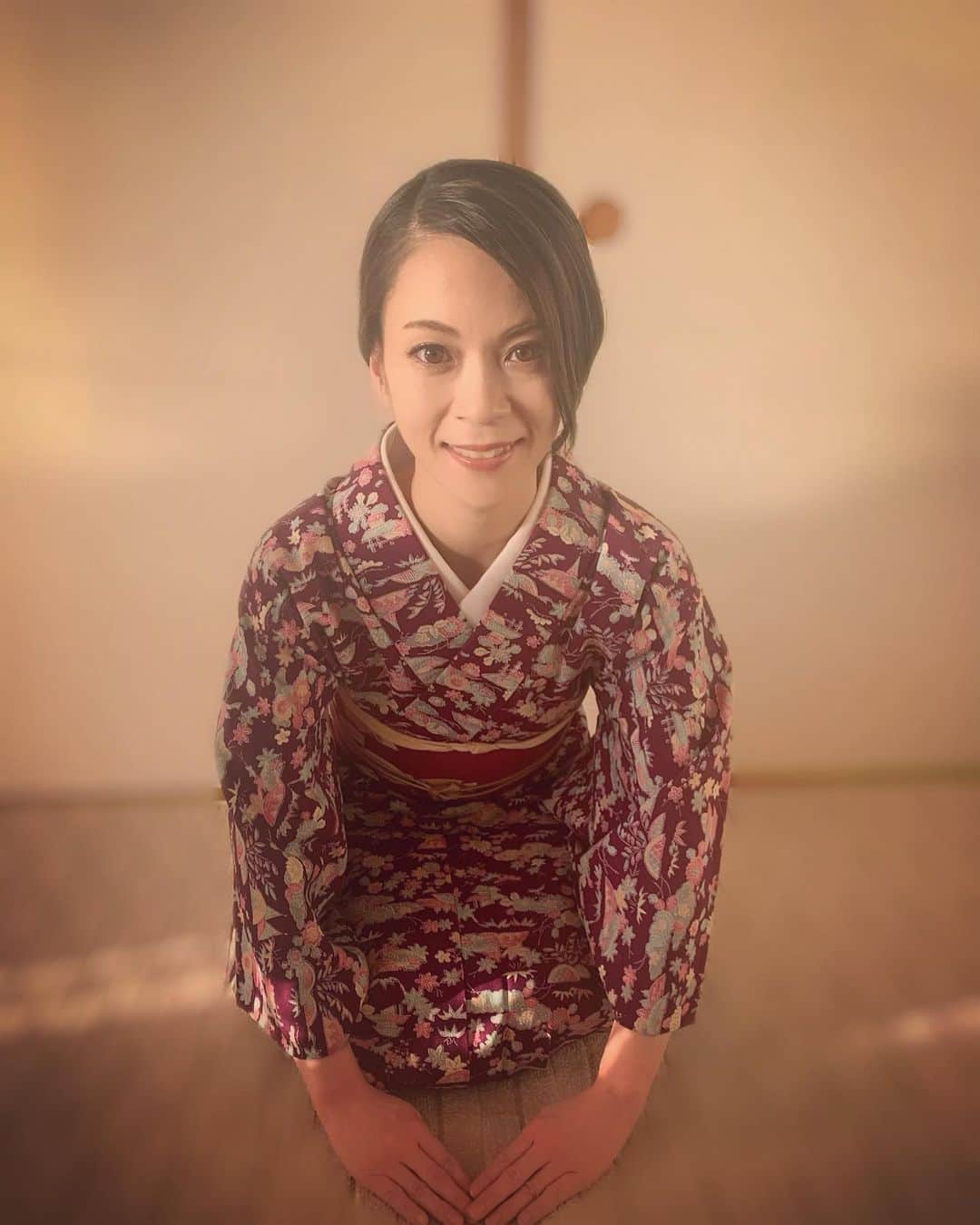 小柳ゆきのインスタグラム：「明けましておめでとう御座います  2021年が、皆様にとって幸多き一年でありますように🙏  本年も宜しくお願い致します✨」