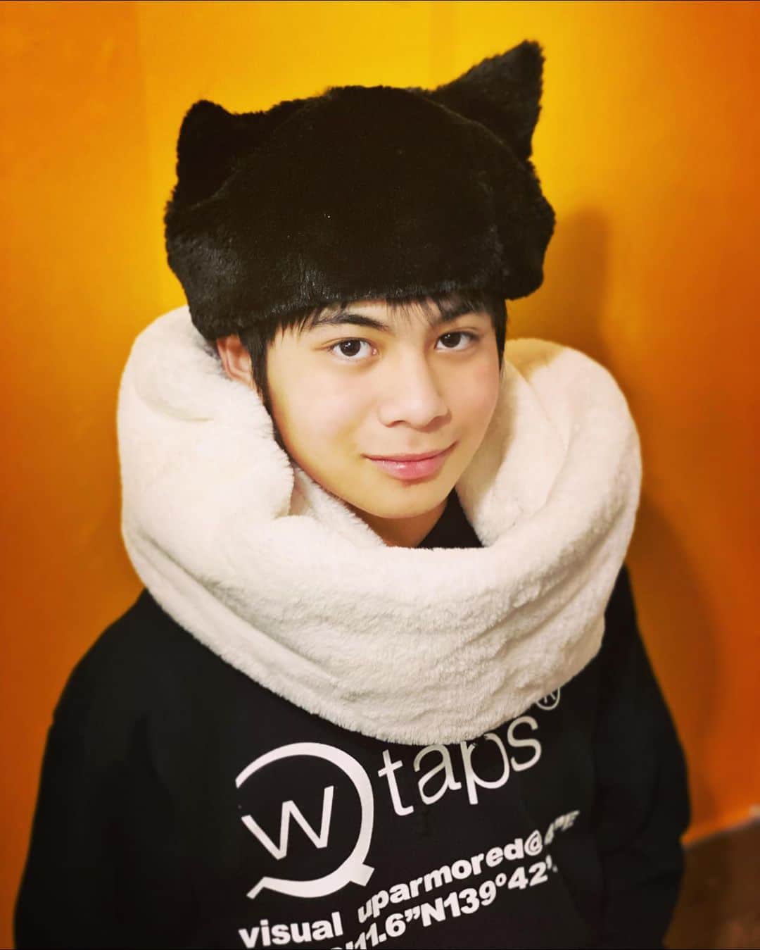 のインスタグラム：「あけまして おめでとうございます🎍  いつも応援していただき、 本当にありがとうございます！！  今年は 「モォ〜🐄🐄(猛)チャレンジ」の 一年にしたいと思います！(丑だけに！)  本年も何卒宜しくお願いいたします！  #吉田日向 #あけましておめでとうございます」