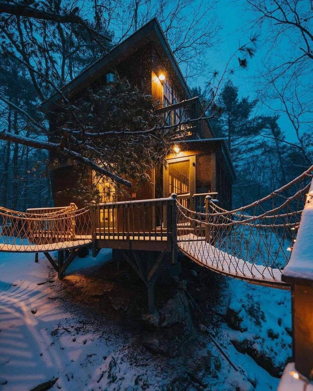 Discover Earthさんのインスタグラム写真 - (Discover EarthInstagram)「Happy New Year! What a nice way to start the new year ! How was your New Years Eve?  Those cabins up in the trees sure look like you'd feel right at home. Seguin Tree Dwellings are for retreat, reconnection, restoration, rejuvenation, and many happy memories. Who'd like to spend the night there and experience the airiness of life up among the pines?  📍 @seguintreedwellings  Georgetown, Maine 🇺🇸 #discoverMaine with @cfunk44  . . . . .  #georgetown  #travelgram  #wanderlust  #instagood  #art  #travelphotography  #love  #photography  #travel  #maine  #fall  #christmas  #treehouse  #naturelovers  #autumn  #wood  #house  #instagram  #holiday  #adventure  #photooftheday  #architecture  #winter  #snow」1月1日 19時30分 - discoverearth