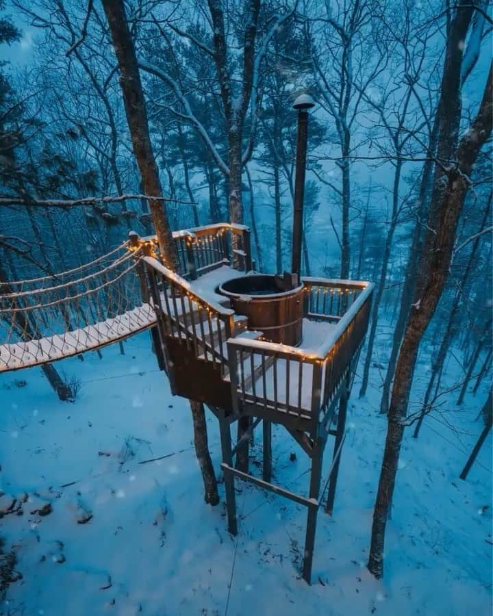 Discover Earthさんのインスタグラム写真 - (Discover EarthInstagram)「Happy New Year! What a nice way to start the new year ! How was your New Years Eve?  Those cabins up in the trees sure look like you'd feel right at home. Seguin Tree Dwellings are for retreat, reconnection, restoration, rejuvenation, and many happy memories. Who'd like to spend the night there and experience the airiness of life up among the pines?  📍 @seguintreedwellings  Georgetown, Maine 🇺🇸 #discoverMaine with @cfunk44  . . . . .  #georgetown  #travelgram  #wanderlust  #instagood  #art  #travelphotography  #love  #photography  #travel  #maine  #fall  #christmas  #treehouse  #naturelovers  #autumn  #wood  #house  #instagram  #holiday  #adventure  #photooftheday  #architecture  #winter  #snow」1月1日 19時30分 - discoverearth