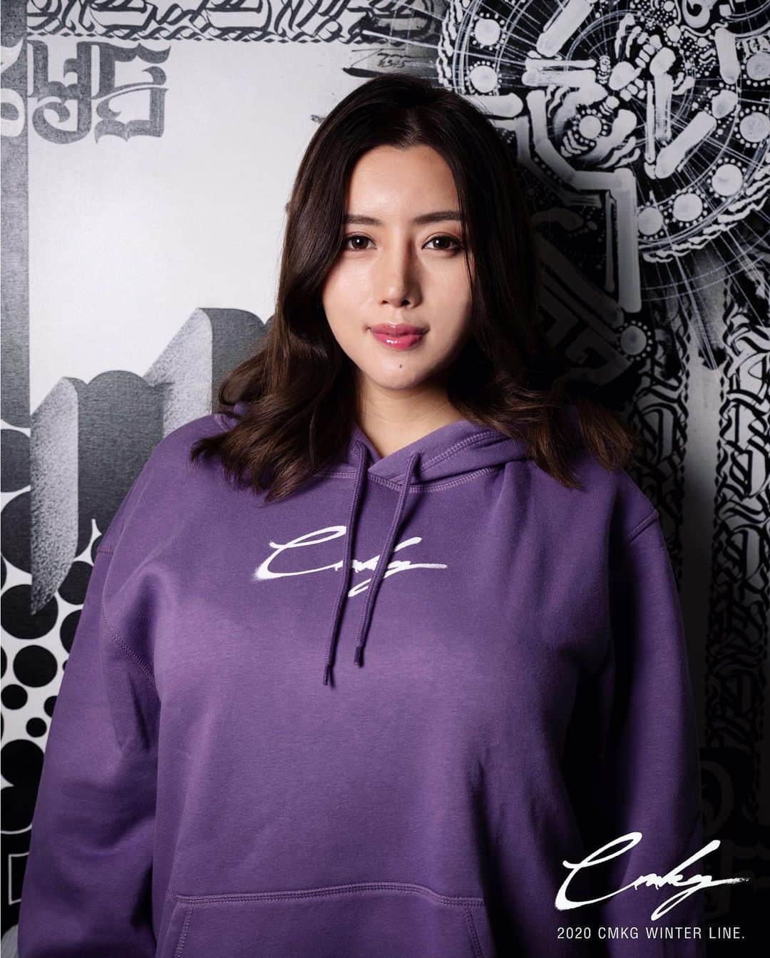CMKgalleryのインスタグラム：「Happy new year 2021✨ stay positive and keep healthy @cmkg_store @cmkg_store @cmkg_store」