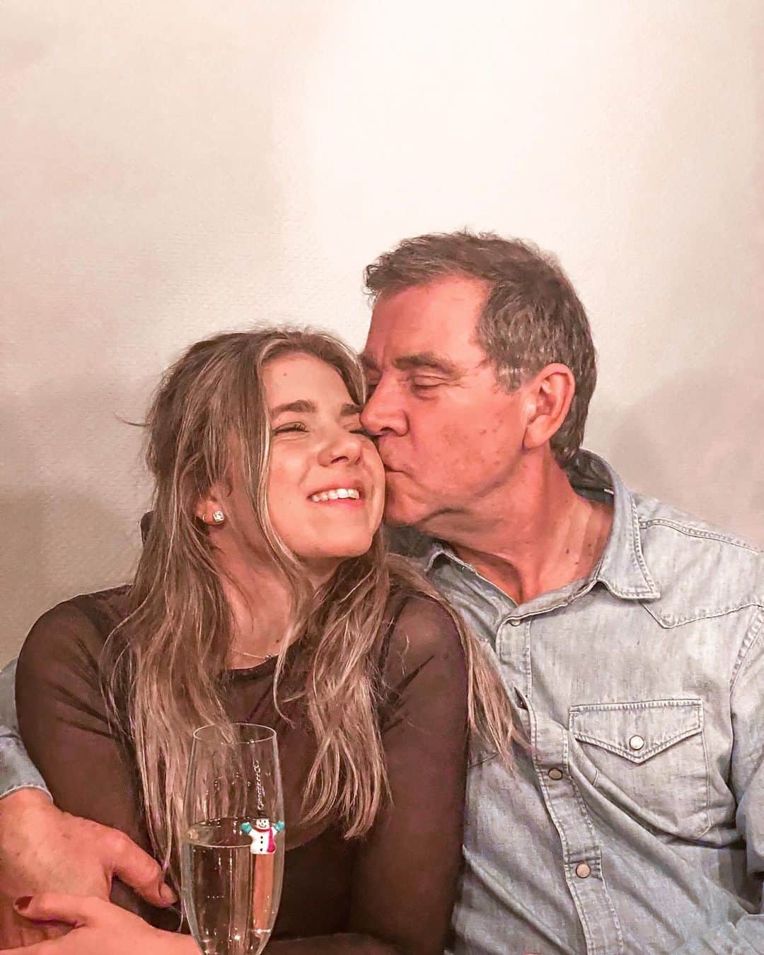ニキ・ヴォリーズのインスタグラム：「There is nothing to say that hasn’t been said already but I’ll still try. Starting by saying that 2020 has been full of surprises, in every single way possible, I’ve been down but always got higher up. No matter how hard things get, you’ll always have to make sure to find yourself in a place where happiness is created by your own positive thoughts. Only then, you’ll be able to create a life you have always dreamed of. Thank you 2020 for teaching me how to accept, adapt but most of all, how to love the fullest💕」