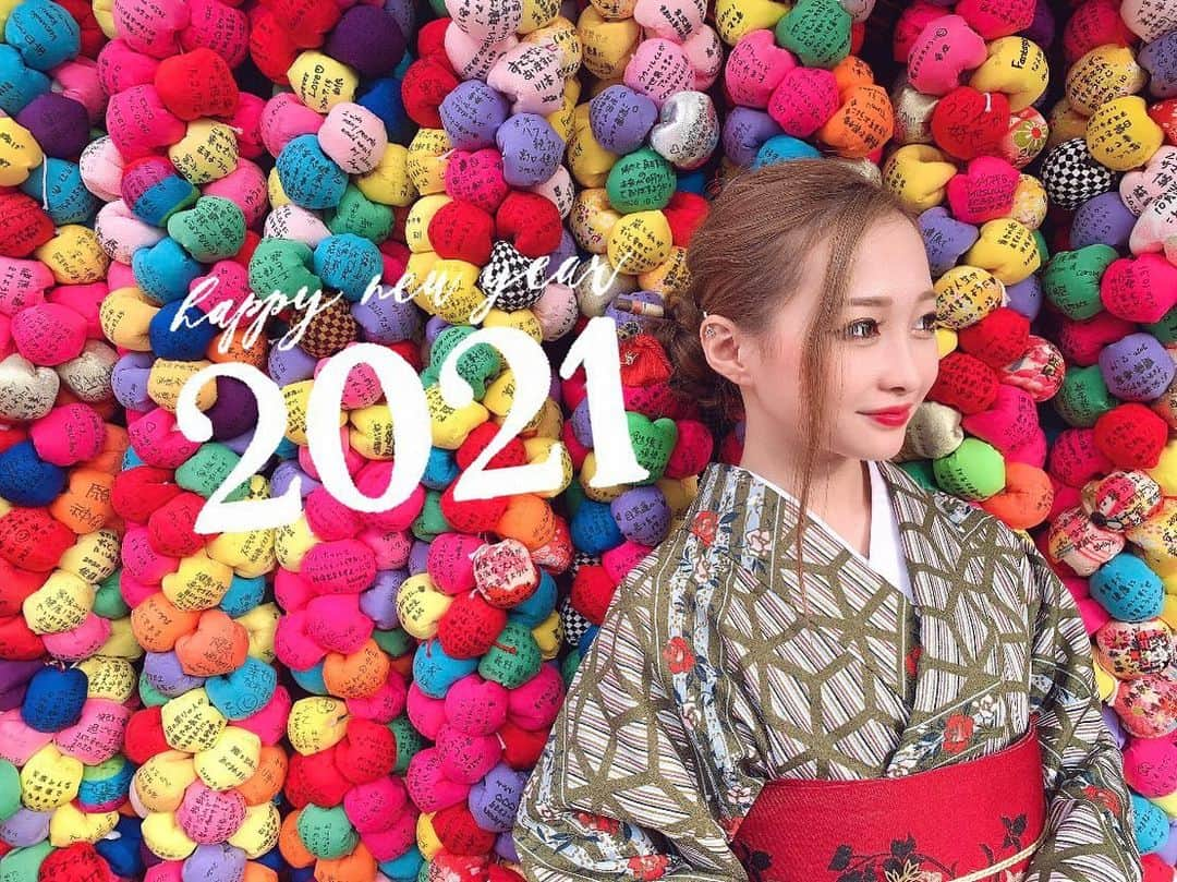 れなのインスタグラム：「Happy New Year 2021💖 . 新年あけましておめでとうございます🎍 本年も宜しくお願い申し上げます😊 . . #錦#錦3#名古屋#GLAMOROUS#グラマラス#ヘアセット#キャバクラ#キャバ嬢#ホステス#ドレス#お酒#シャンパン#champagne#donperignon#almond#krug#bellepoque#夜職#水商売#星乃れな#着物#お正月」