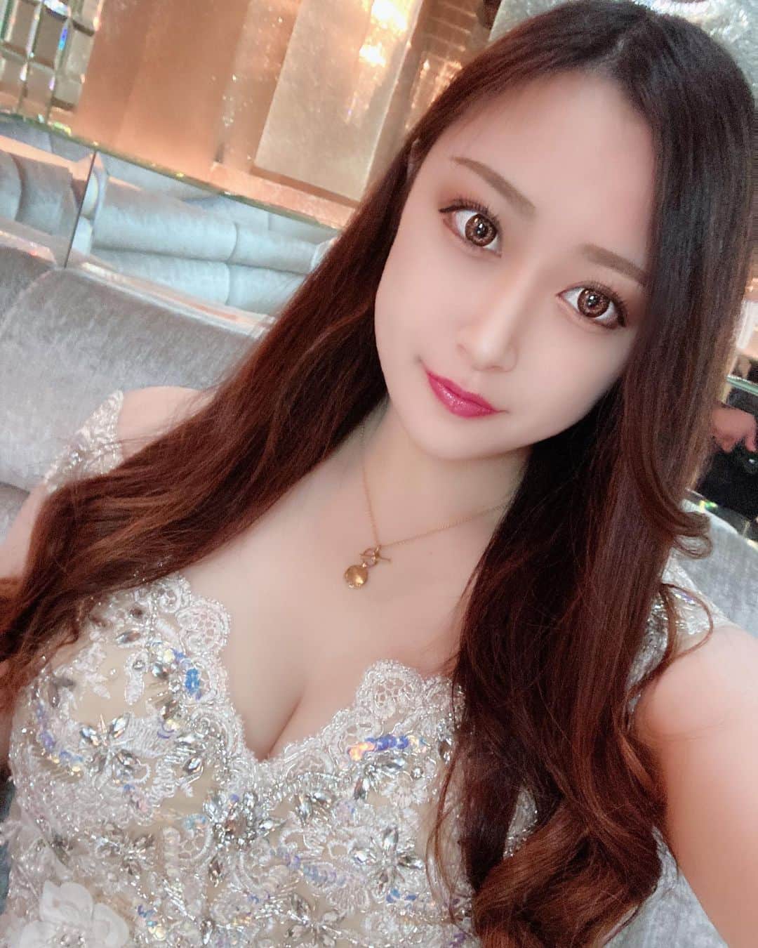 𝑼𝑴𝑰𝑲𝑨のインスタグラム：「・ 2021よろしくお願いします💓💞 今年の目標は去年より成長すること！！！ ・  #錦#錦3#錦3丁目 #キャバクラ#キャバ嬢#名古屋#栄#女子大#ホスト#歌舞伎町#新宿#ミナミ#北新地#祇園#中洲#すすきの#夜職#ナイツネット#サロンドゴールド#おうち時間#followｍe #follow #f4f#followforfollowback #いいね返しは絶対 #いいねした人で気になった人フォロー #いいね返し #年明け」