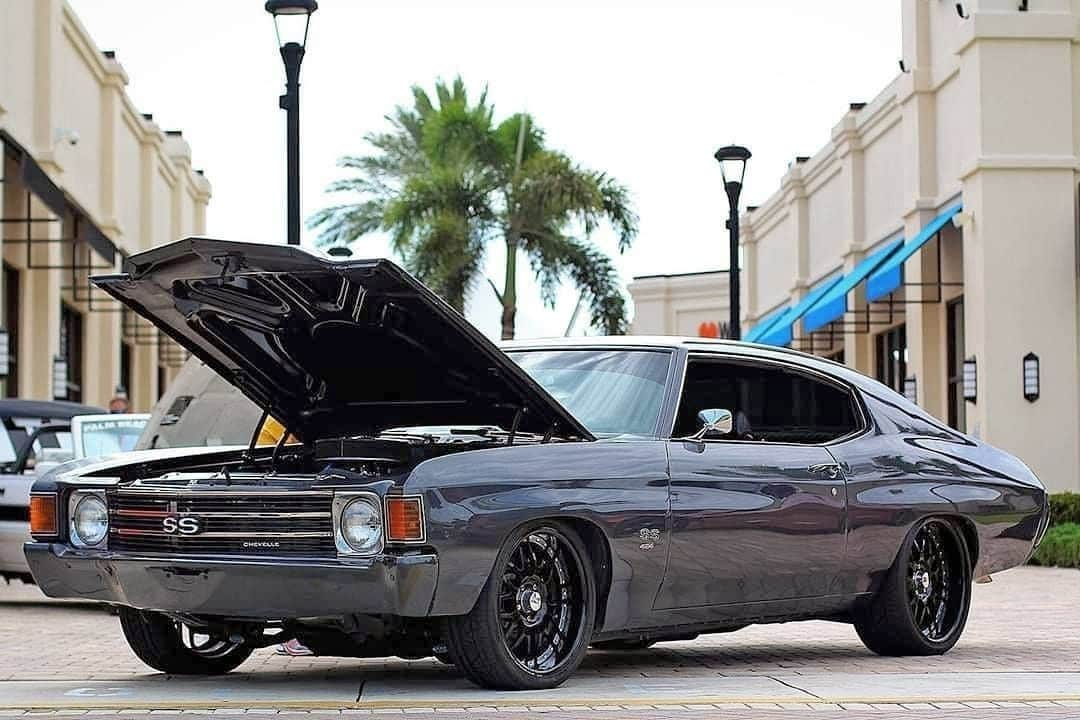 Classics Dailyさんのインスタグラム写真 - (Classics DailyInstagram)「#ClassicsFeature _____ 1972 Chevelle on @detroitspeed suspension spotted at @carsandcoffeepalmbeach _____ #classiccar #musclecar #americanmuscle #hotrod #protouring #prostreet #restomod #classicsdaily #streetrod #streetcar #customcar #hotrods #streetrods #detroitspeed #chevrolet #chevelle #protouringchevelle」1月1日 11時00分 - classicsdaily