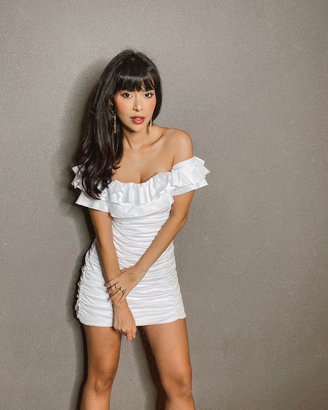 Gabriela Salesのインスタグラム：「Cansada, porém de pé. Já acabou Jessica?」