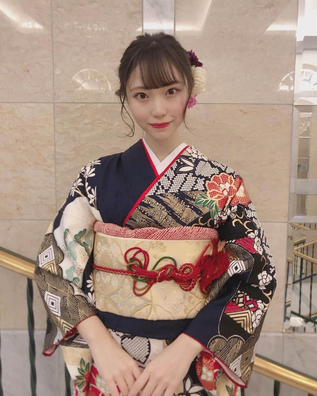 川越紗彩さんのインスタグラム写真 - (川越紗彩Instagram)「新年あけましておめでとうございます🎍🐮 今年は新成人という自覚をしっかりともち、色々な事に挑戦できる年にしたいです！2021年もどうぞよろしくお願いします！ #2021 #あけましておめでとうございます #新成人 #着物 #新潟 #振袖 #とまつ衣裳店 #成人式ヘア」1月1日 11時18分 - saaya_kawagoe_ngt48