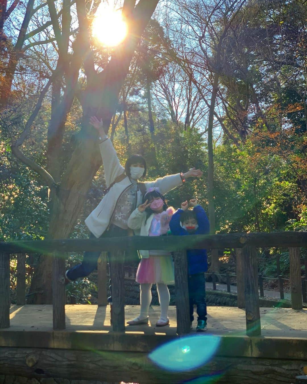 山口尚美のインスタグラム：「あけましておめでとうございます🌅 去年は永井家を沢山応援して頂き ありがとうございました🙏✨ 今年も家族仲良く楽しく頑張りますので どうぞ宜しくお願い致します👨‍👩‍👧‍👦😊❣️ 皆様に嬉しい楽しい良いことがどっさり沢山 降り注ぎますように〜🌈🌈🌈🌈🌈✨」
