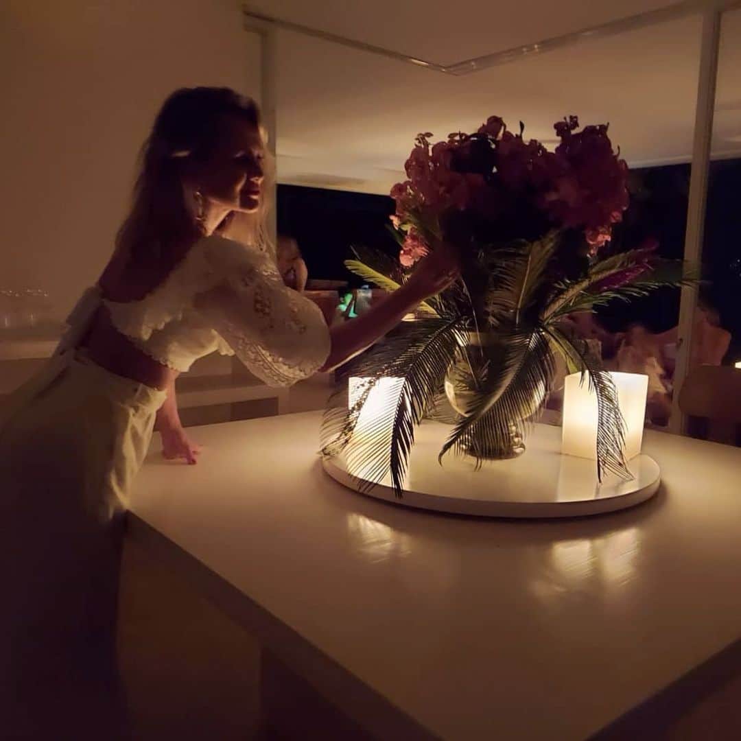 Eliana Michaelichin Bezerraのインスタグラム：「Senhor nos abençoe neste ano que está chegando🙏🏻 #vaificartudobem #anonovo #happynewyear #felizanonovo」
