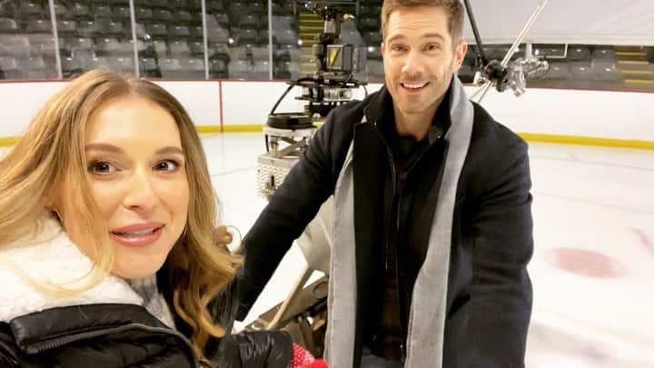 アレクサ・ヴェガのインスタグラム：「You ever wonder how they get those up close shots in movies while ice skating? Leave it to the awesome crew to come up with incredible rigs and work their glutes off to get the perfect shot! Cannot wait for you guys to see this movie! #TakingAShotAtLove airing THIS Saturday only on @hallmarkchannel !!! 💜🩰🏒」