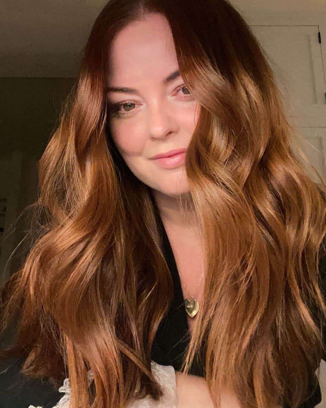 Kristin Essのインスタグラム：「If I accomplished nothing in 2020 but coloring my hair + blow drying it for a big night of staying in and doing absolutely nothing on NYE... I’d say I’ve peaked. 😂」