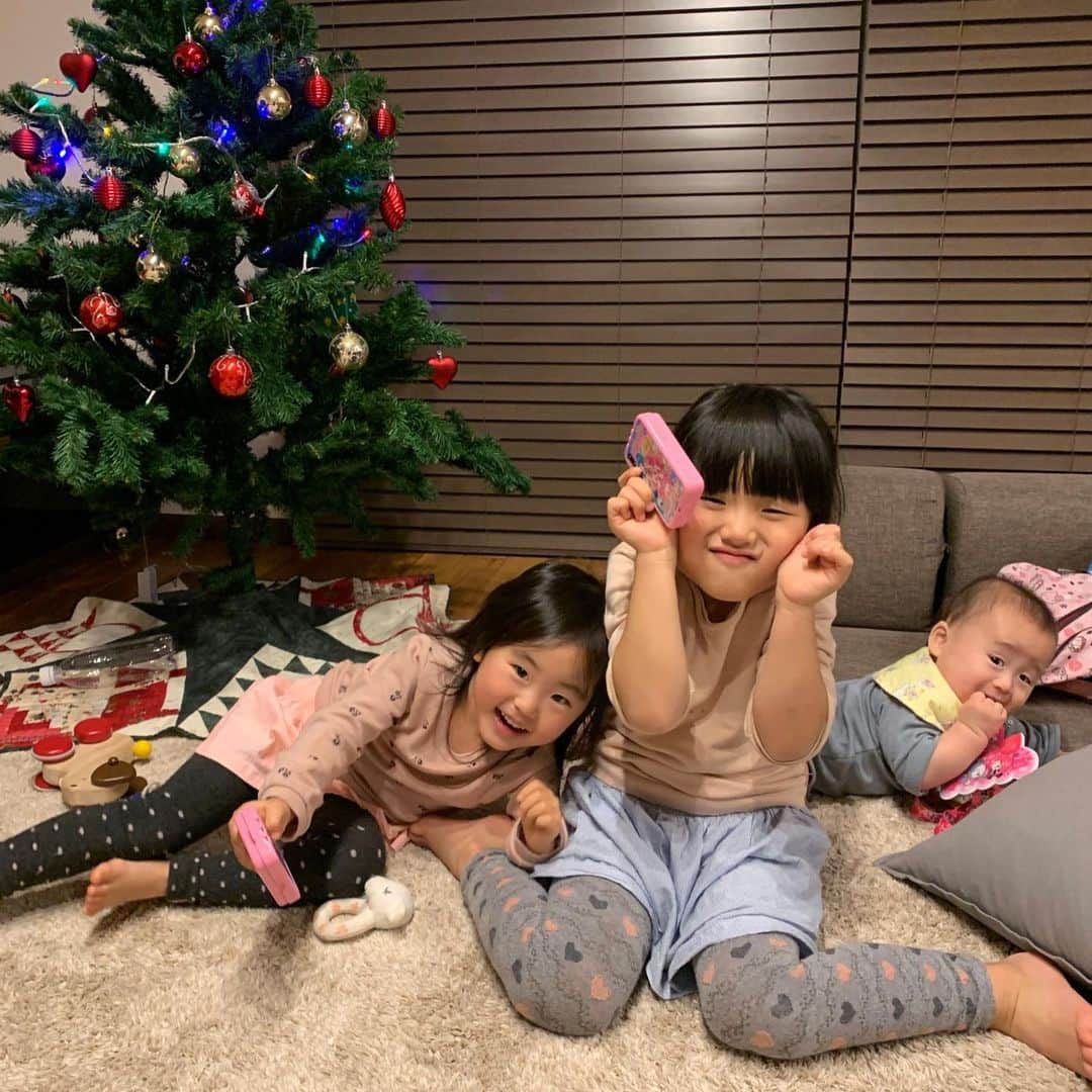 鈴木桂治さんのインスタグラム写真 - (鈴木桂治Instagram)「あけましておめでとうございます。 今年も子供達の笑顔をたくさん見るために、一生懸命頑張ります。 いつも力になるのは笑顔です。 2021もたくさんの笑顔が見れますように。 #judo #ahappynewyear  #smile #suzukifamily」1月1日 11時39分 - gk.kizuna