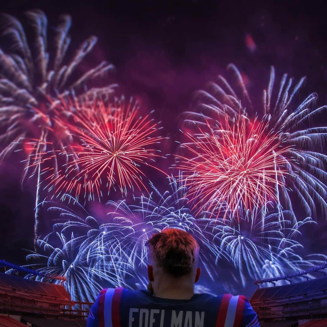 ジュリアン・エデルマンのインスタグラム：「Onto 2021」