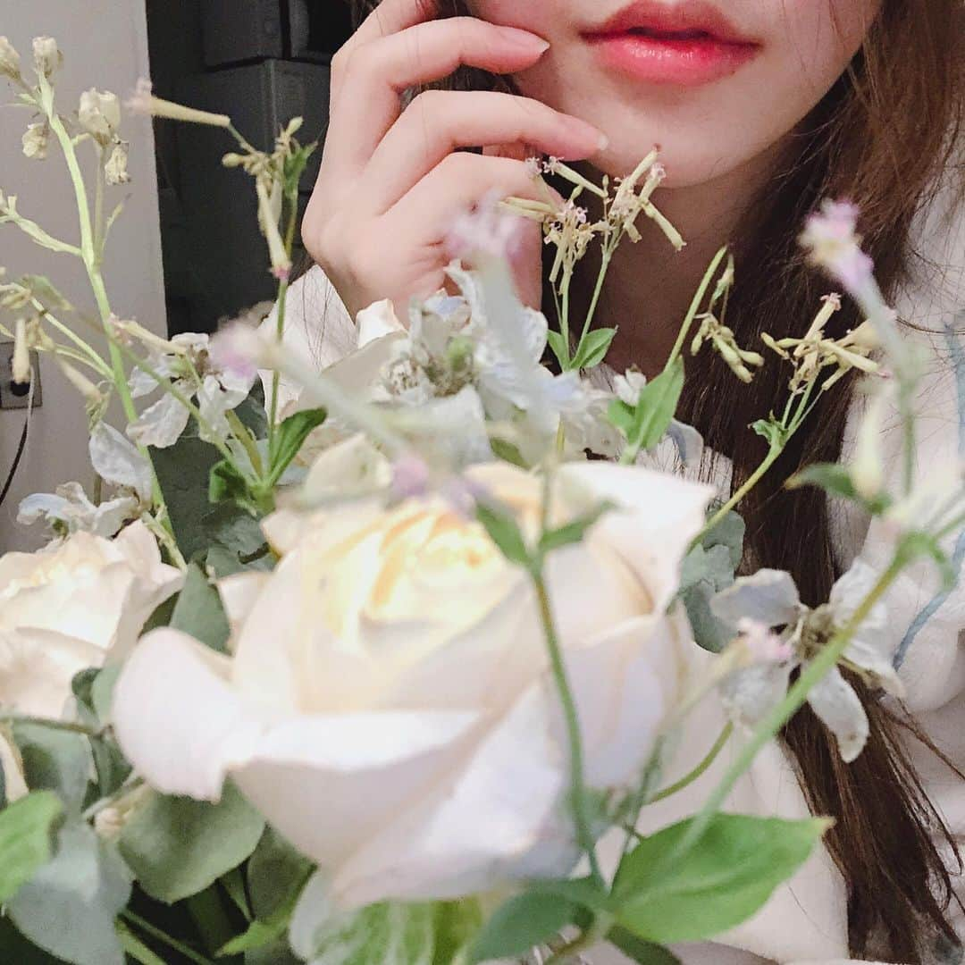 キム・ナヒさんのインスタグラム写真 - (キム・ナヒInstagram)「잘 부탁해 2021 💐 #happynewyear」1月1日 11時51分 - knhs2