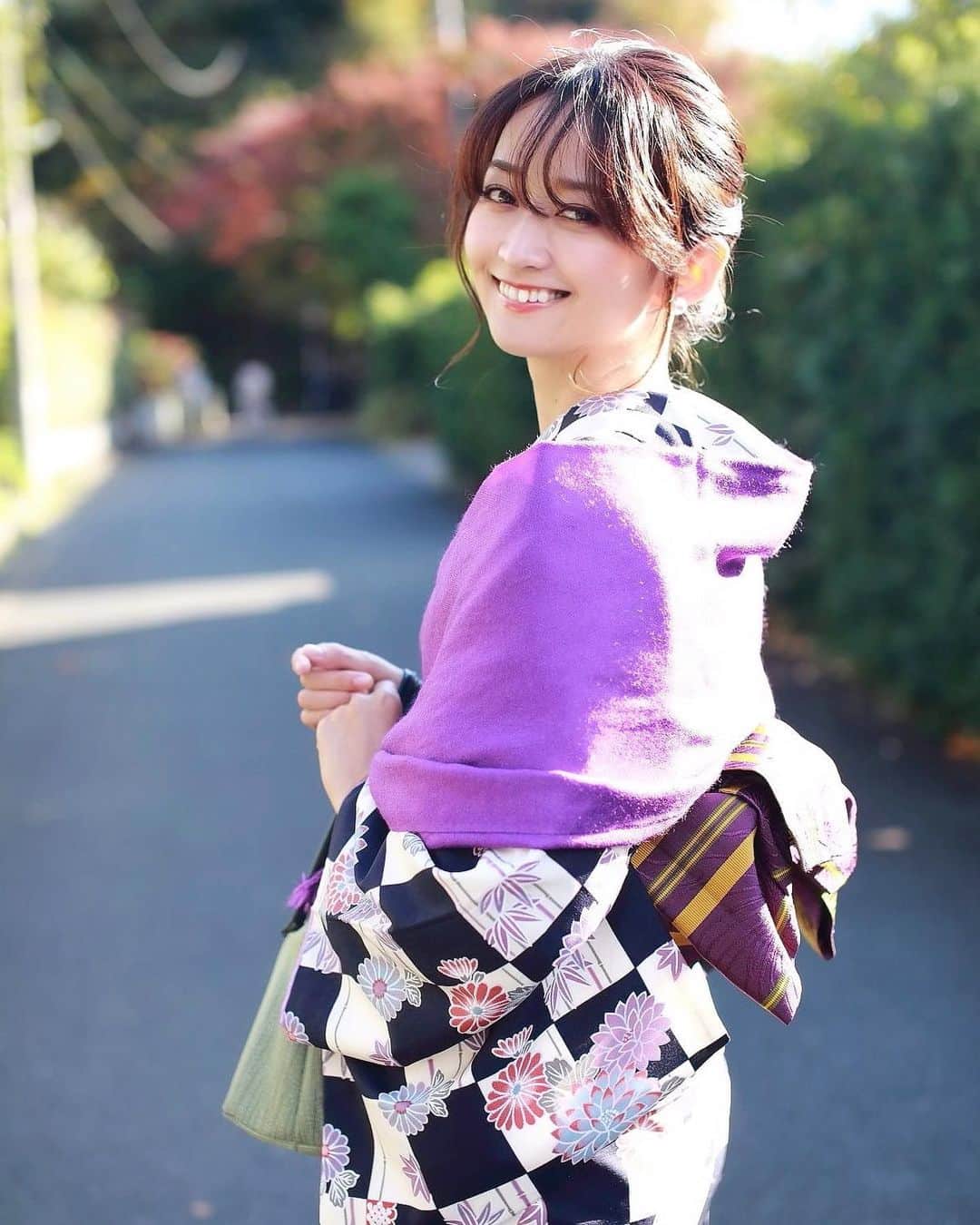 山吹香織さんのインスタグラム写真 - (山吹香織Instagram)「新年明けまして、 おめでとうございます🐮🎍㊗️ ・ ・ 昨年は大変お世話になりありがとございました🙏🏾✨ 今年もどうぞ宜しくお願い致します☺️💓 ・ ・ 皆さんにとって、笑顔溢れる素晴らしい一年になりますように。。😌🍀 ・ ・ #2021#元旦#謹賀新年 #明けましておめでとうございます #happynewyear #着物#kimono #笑顔溢れる #素敵な一年になりますように ✨ #宜しくお願いします 🙏🏾👧🏾」1月1日 11時56分 - kaori_yamabuki
