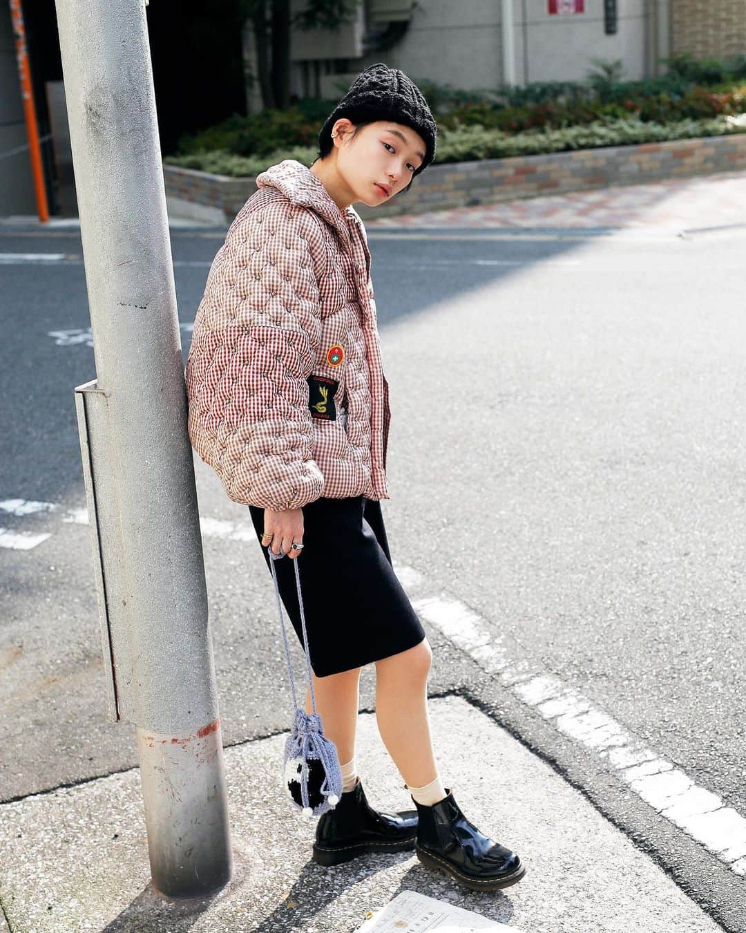 のインスタグラム：「KANSAI STREET STYLE⁣⁣ ⁣ ⁣⁣⁣⁣⁣ Name: @mdmagw8744  Occupation: Shop Staff ( @visitfor ) Outer: #ChopovaLowena Knit: #PeterBlance Pants: #EDITFORLULU Shoes: #DrMartens #streetstyle#droptokyo#tokyo#japan#streetscene#streetfashion#streetwear#streetculture#fashion#ストリートファッション#コーディネート ⁣⁣⁣ Photography: @kyoheihattori」