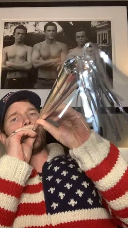 クリス・プラットのインスタグラム：「This star studded Instagram telethon raised $615K!! Thanks to @iamjamiefoxx @brycedhoward @zacharylevi @tomholland2013 @schwarzenegger @garthbrooks @trishayearwood @robertdowneyjr」