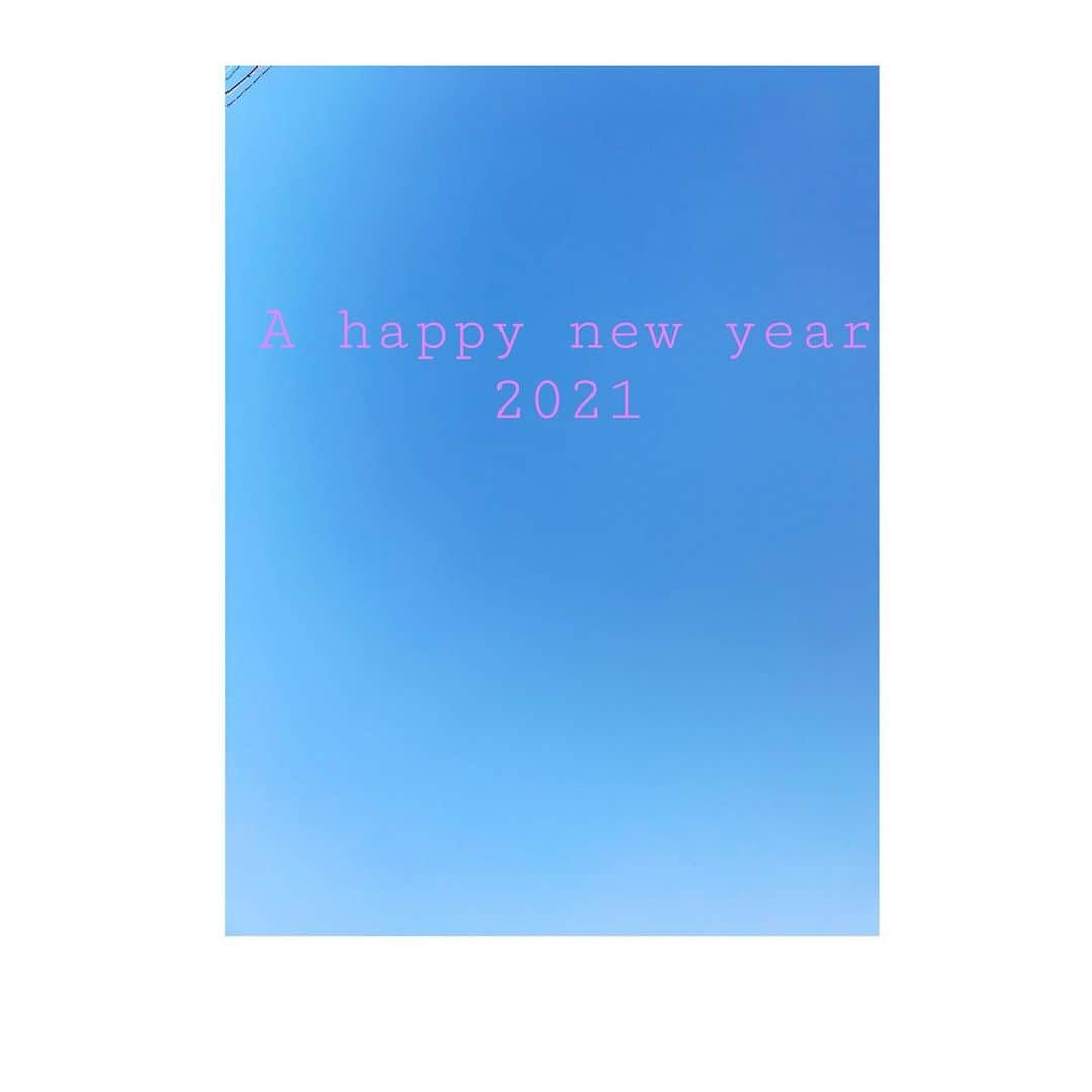 橋本真実のインスタグラム：「あけましておめでとうございます  みなさま 本年もどうぞ宜しくお願いいたします！ 2021年 みんな健康で元気でいられますように 楽しい一年になりますように どんなときも、笑顔！さ！  #福よこい　#たくさんこ〜い」