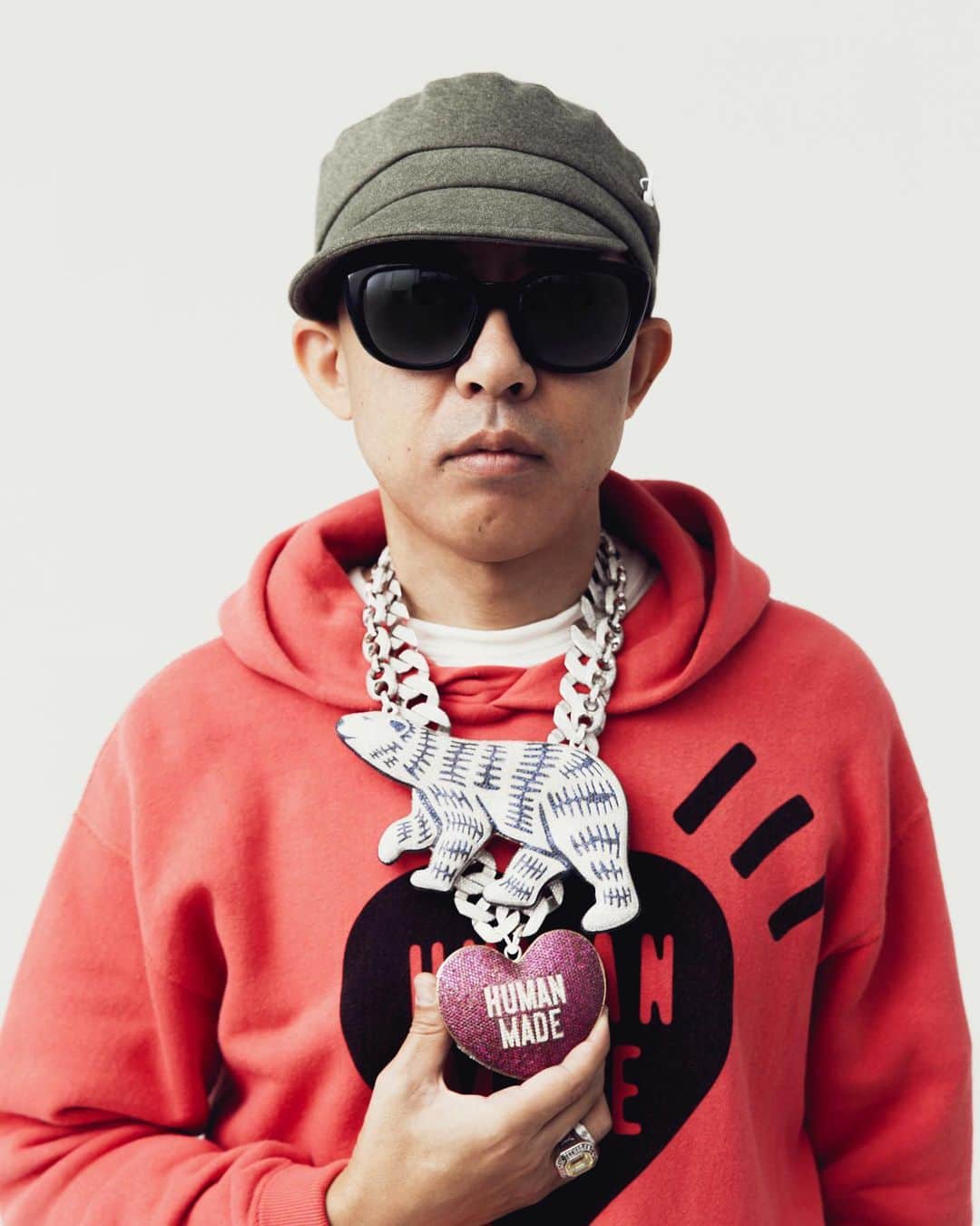 NIGOのインスタグラム：「𝓗𝓪𝓹𝓹𝔂 𝓝𝓮𝔀 𝓨𝓮𝓪𝓻 ❤️彡」