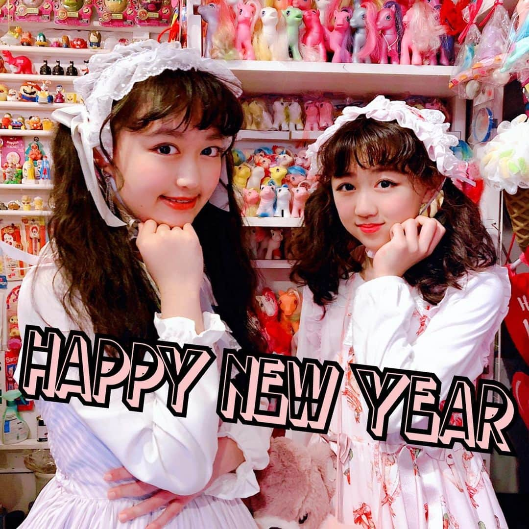 高梨ねねさんのインスタグラム写真 - (高梨ねねInstagram)「❤︎ あけましておめでとうございます 今年も楽しんでいきましょう💕 ❤︎ ❤︎ #渋谷区観光協会フェロー #プラチナムプロダクション #高梨ねね #高梨もも #タレント #アイドル #モデル #シブサン #シブサンプロジェクト #shibu3project #いいね返し #コメント返し #sweetlolita #lolitafasion #ロリータファッション #原宿 #harajuku」1月1日 12時48分 - nene_takanashi