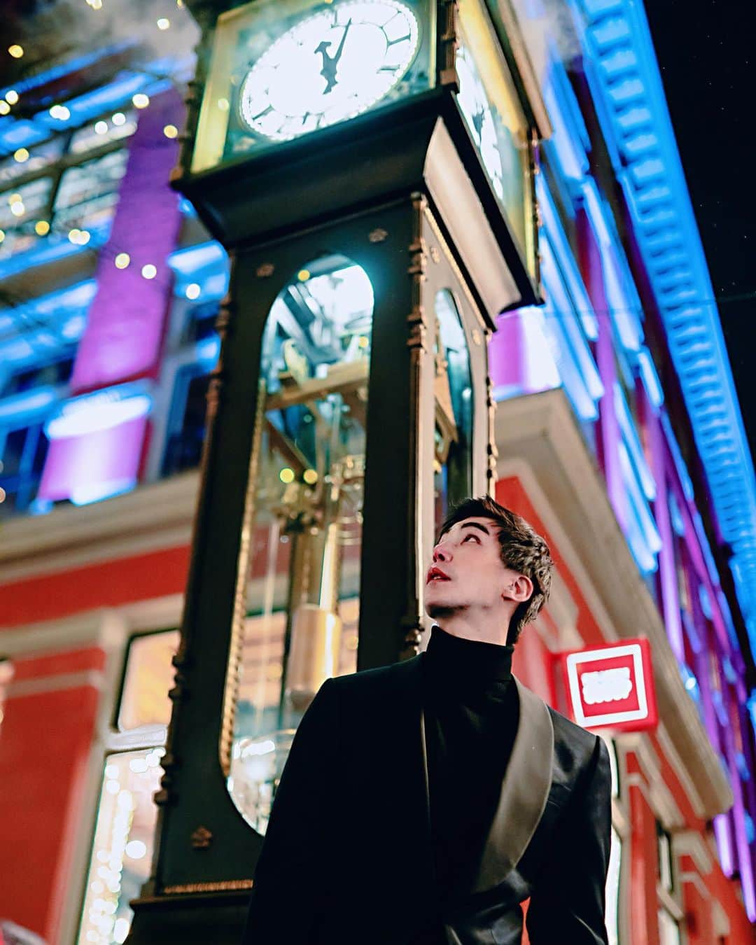 ルーディ・リンのインスタグラム：「2020 kicked our butts. We got one year to make a comeback in the sequel Twenty-Twenty 2.   #herewego #happynewyear #2021 #newyearseve #newyear」