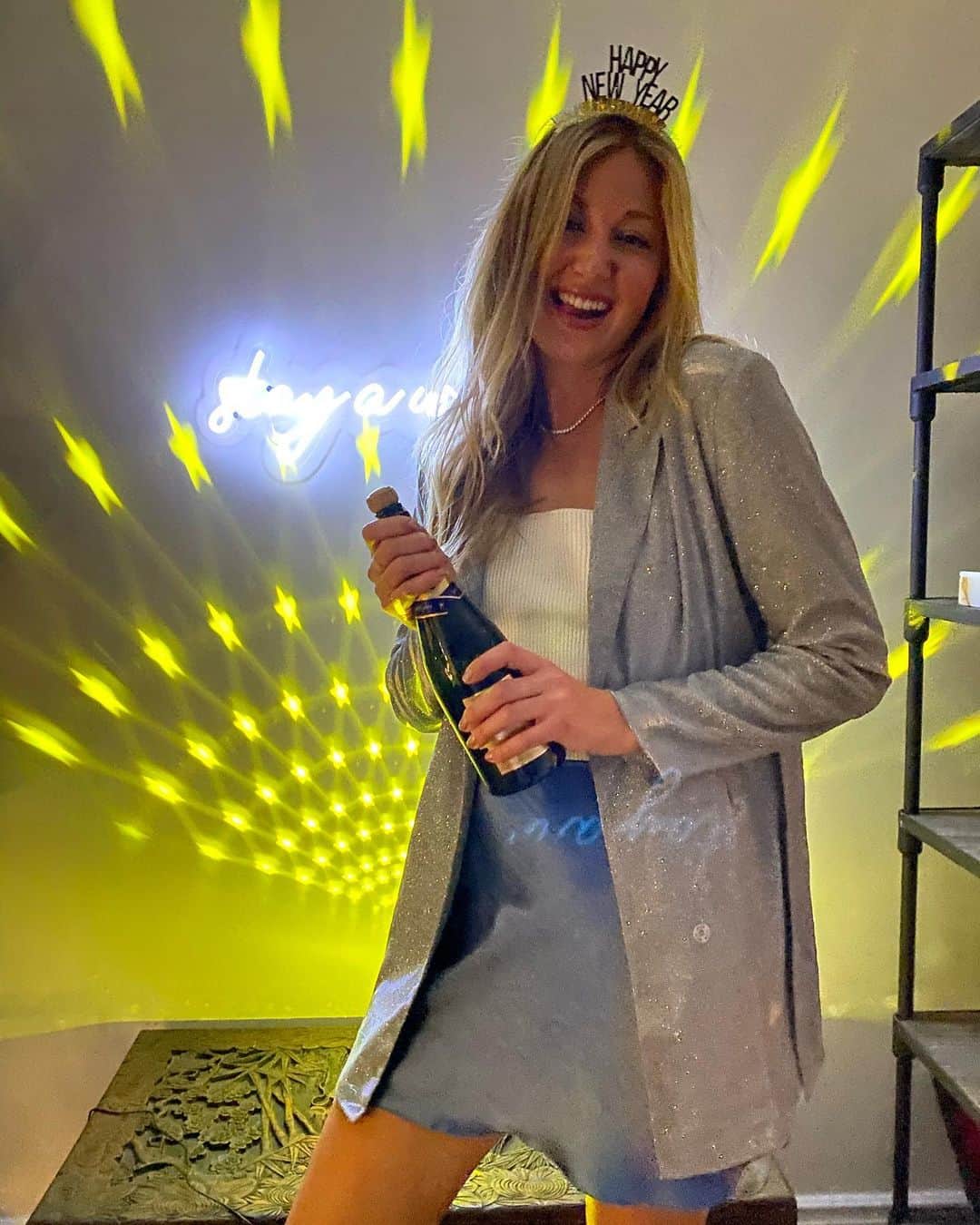 のインスタグラム：「Bringing this energy into a hopeful and beautiful 2021 ✨」