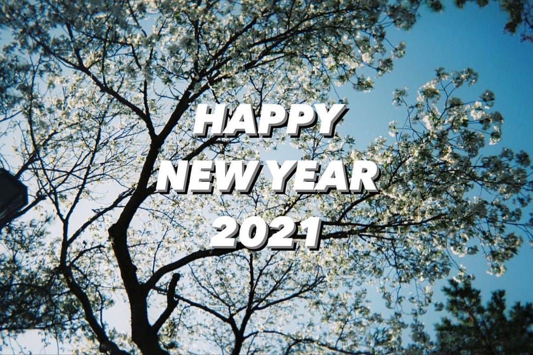 sayocoのインスタグラム：「新年あけましておめでとうございます🎍❤️ 本年もどうぞ宜しくお願い致します🙇‍♀️ 2021年が皆様にとって素敵な一年となりますように🙏💖 #happynewyear2021」