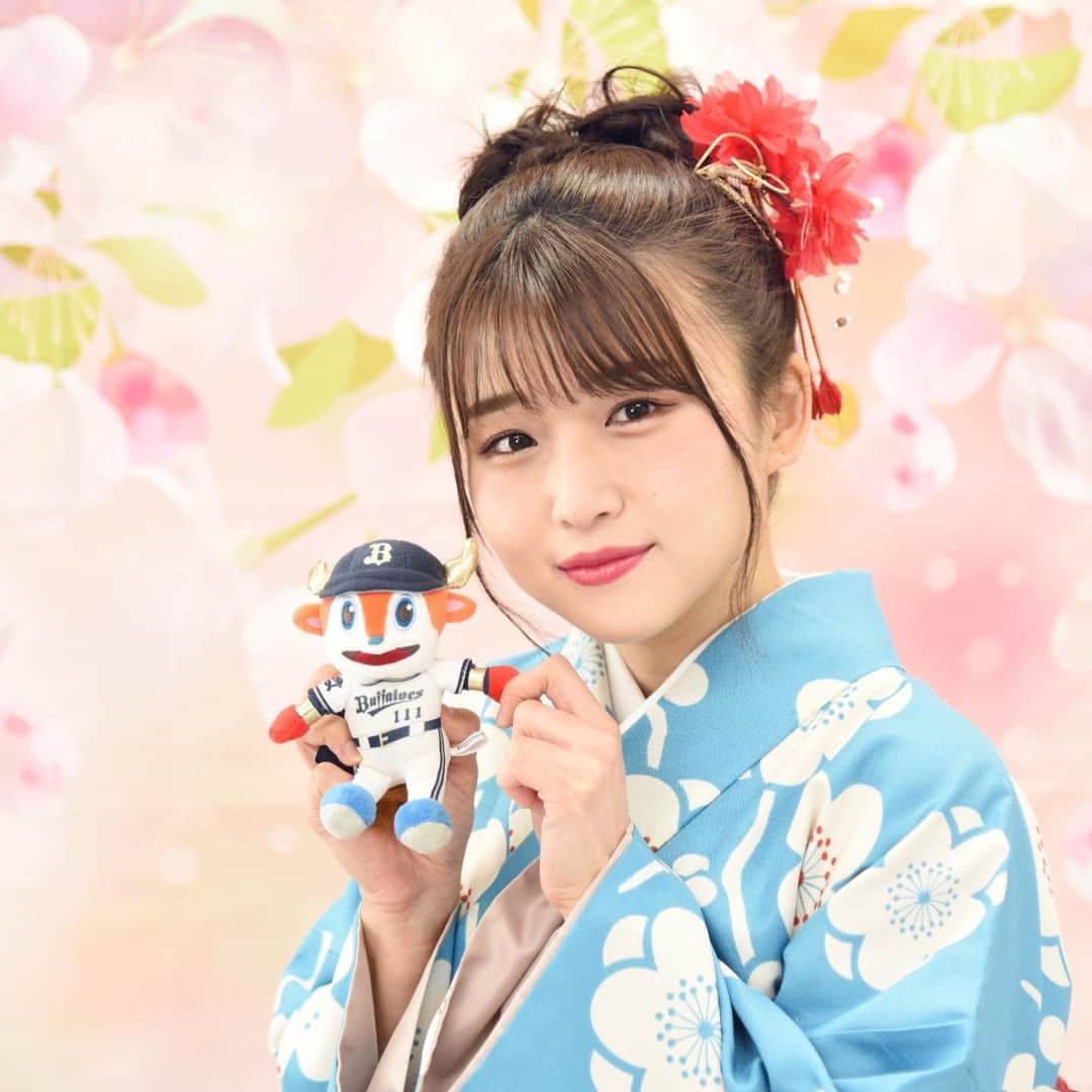 のインスタグラム：「あけましておめでとうございます 今年もよろしくお願いします たくさん歌を届けられるようにします ． うしどしなのでブルくんと共に🐮🎍」