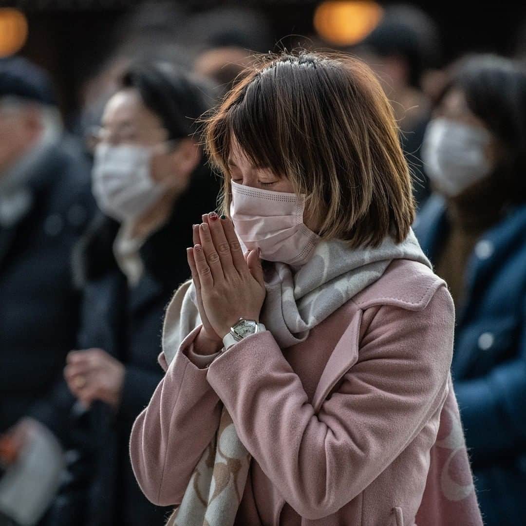 CNNさんのインスタグラム写真 - (CNNInstagram)「We can finally say goodbye to 2020, a messy, tragic year. But because of the coronavirus pandemic, there weren't many of the mass celebrations we're used to seeing. Swipe through to see how cities around the world rang in the new year ➡️  (📸: Antonio Masiello/Getty Images, Corey Sipkin/AFP/Getty Images, Lee Smith/Reuters, Kiran Ridley/Getty Images, Getty Images, Alvaro Barrientos/AP, John MacDougall/AFP/Getty Images, ANP/AFP/Getty Images, Isaac Lawrence/AFP/Getty Images, Carl Court/Getty Images)」1月1日 13時01分 - cnn