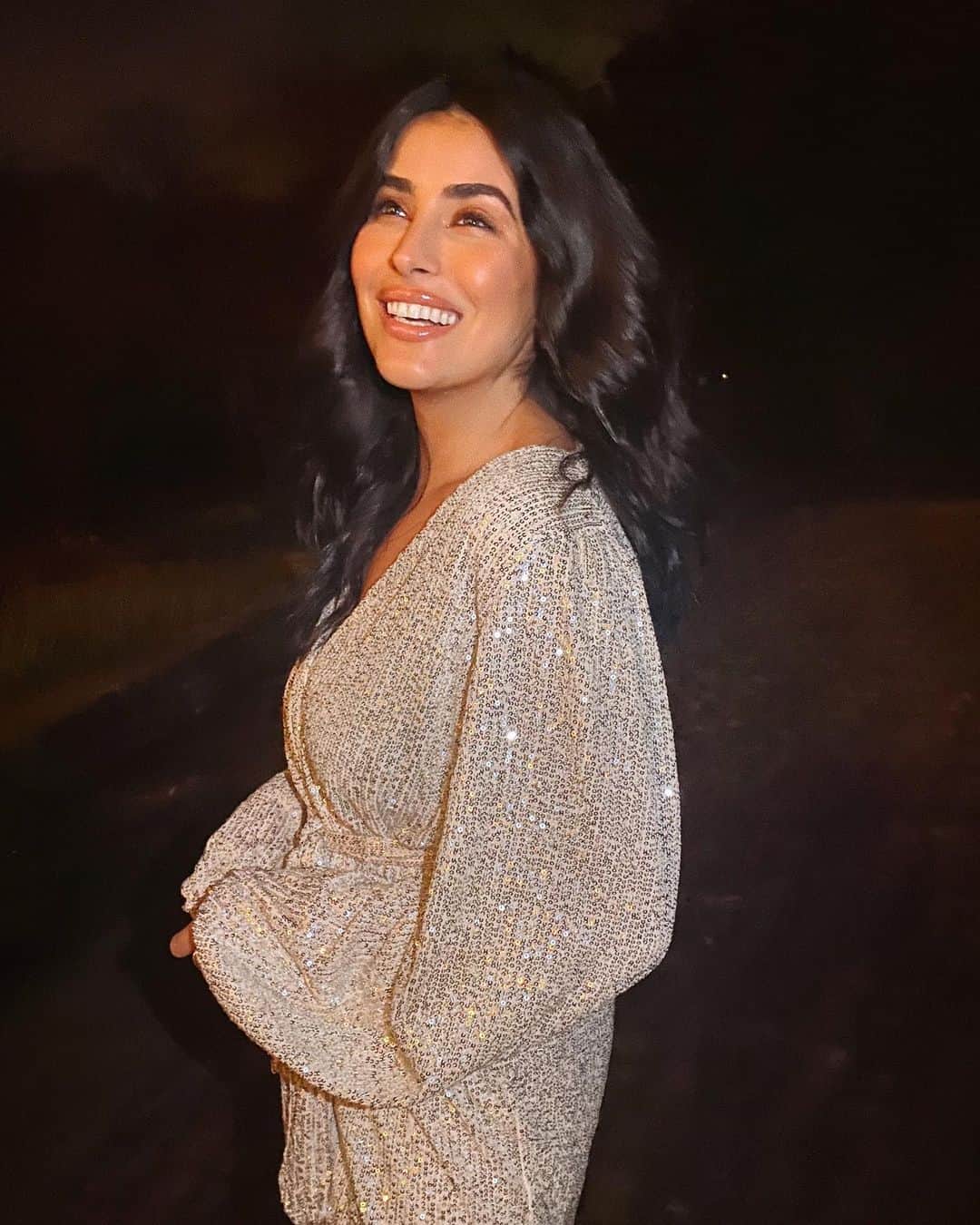 Sazan Hendrixさんのインスタグラム写真 - (Sazan HendrixInstagram)「Since it’s NYE I decided to get a little dressed up even though I have no where to go! And tbh I’m already back in my pjs 😴👏🏼🥳 See ya in 2021! #happynewyear #nye #bye2020」1月1日 13時05分 - sazan