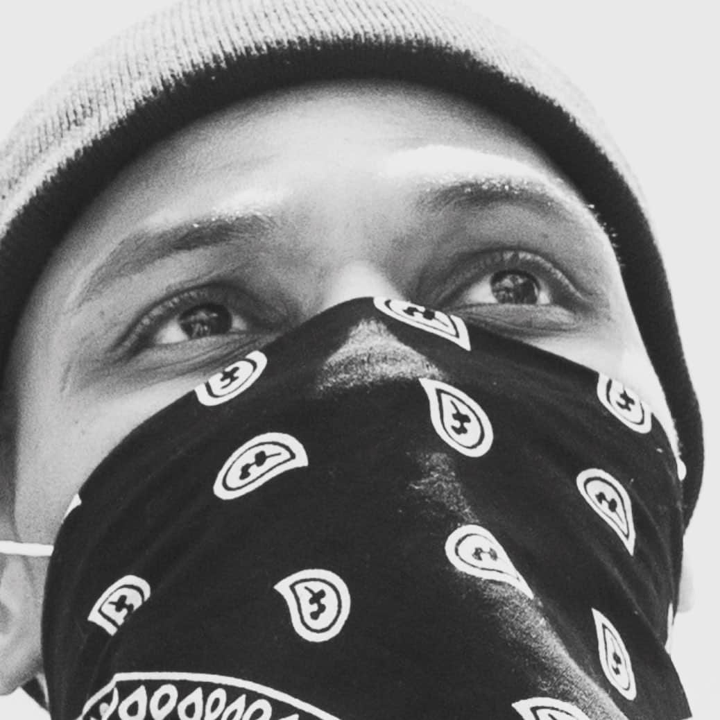ラッセル・ウェストブルックのインスタグラム：「2020 Thank you for it ALL! I’m grateful and thankful for it all. Throughout this year I was challenged in every aspect in my life. My family. My relationship. My profession. My health. My faith. My mental wellness. My leadership. Through it all I’m encouraged because I was able to appreciate the struggle, and find a way through it ALL. As 2021 comes upon us all I want to share a few word of encouragement that I leaned on this year and will take with me into the next year.  - Controlling your reaction when the battle comes  - Appreciating the struggle  - Having grace and patience  - Learning to leave left places/people/things you love  - Having confidence in all that you do. - Listen  - Having faith!  - Impact and inspire someone new each day.  - Lastly, is having humility.   #WHYNOT  HAPPY NEW YEAR!!!🎉」