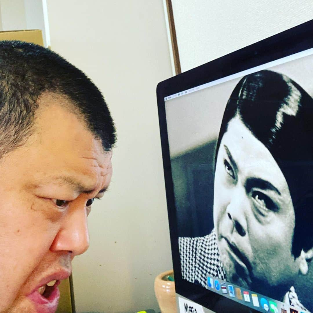 くっきー（川島邦裕）さんのインスタグラム写真 - (くっきー（川島邦裕）Instagram)「#お掃除をかねて #パーソナルコンピュータの #いらないデータを #消そうと思いましたが #藤山寛美 先生が #お怒りになられているので #データ継続 #寛美先生っ #ことよろ❤︎」1月1日 13時13分 - nikuguso_taro