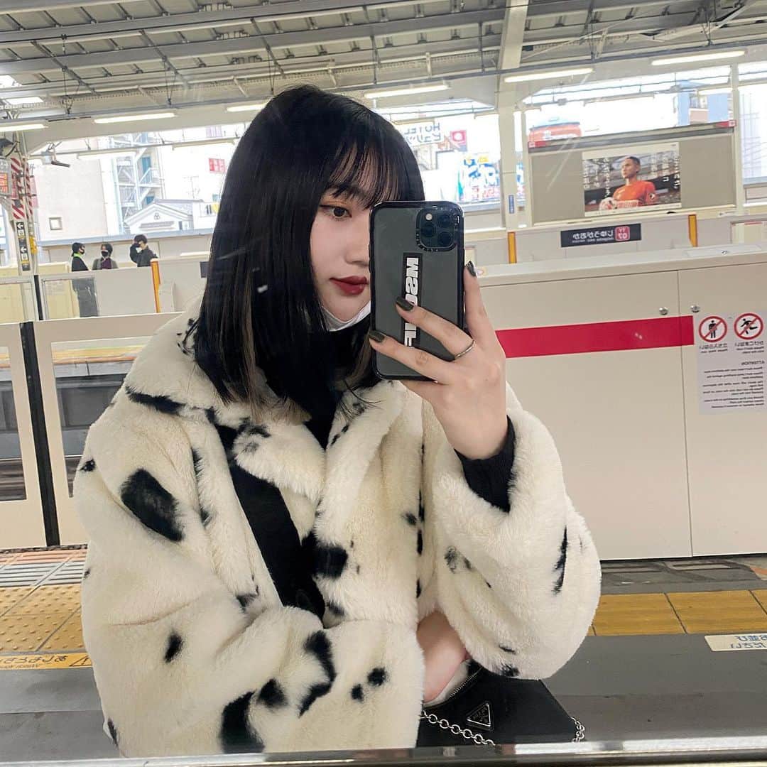 河崎みーなのインスタグラム：「HAPPY NEW YEAR🐄🎍🤍  皆様今年も一年宜しくお願いします🤍 . .」