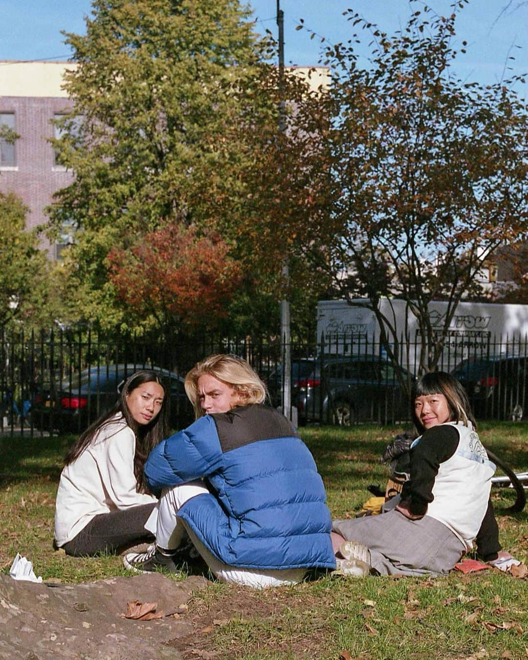 白石阿島さんのインスタグラム写真 - (白石阿島Instagram)「Whole lotta soul searching w my people this year💜 also, zoom in to find my sweet potato fanatic doppelgänger 🍠 あけましておめでとうございます🎍happynewyears!!」1月1日 13時32分 - ashimashiraishi