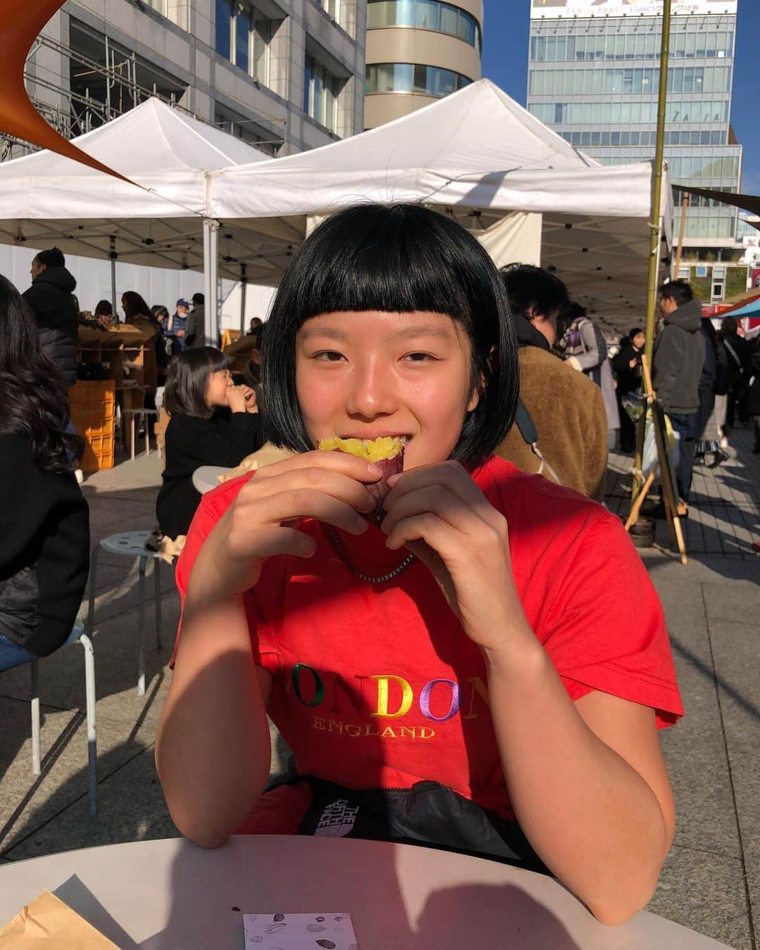 白石阿島さんのインスタグラム写真 - (白石阿島Instagram)「Whole lotta soul searching w my people this year💜 also, zoom in to find my sweet potato fanatic doppelgänger 🍠 あけましておめでとうございます🎍happynewyears!!」1月1日 13時32分 - ashimashiraishi