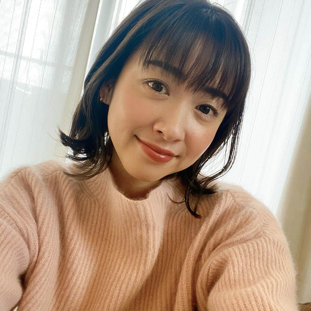 黛英里佳さんのインスタグラム写真 - (黛英里佳Instagram)「﻿ あけましておめでとうございます😊🌅﻿ ﻿ 皆さんにとって今年こそは笑顔多く明るい一年となりますように。﻿ ﻿ 個人的には年女なので、牛さんのようにのんびりマイペースに、力強く頑張ってまいりたいと思います☺️﻿ ﻿ 今年もよろしくお願い致します☺️✨✨﻿ ﻿ #謹賀新年#年女」1月1日 13時32分 - erikamayuzumi_official