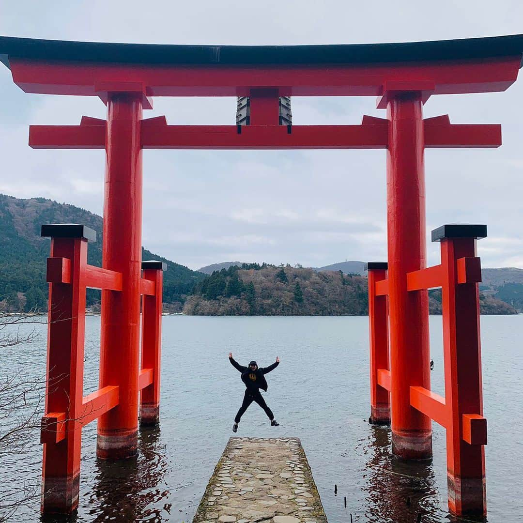 塩﨑太智のインスタグラム：「あけましておめでとうございます！ 今年もよろしくお願いします！ #2021 #塩﨑太智 #MILK」