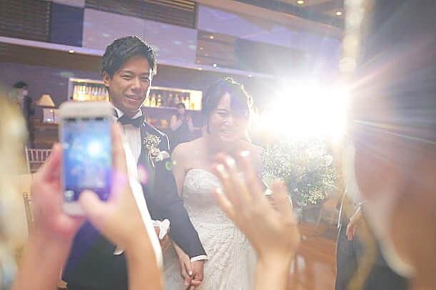結婚式場ブランレヴュー宇都宮アクアテラスのインスタグラム：「.﻿ あけましておめでとうございます！﻿ ﻿ 2021年スタートいたしました☺︎❤︎﻿ ﻿ 皆様今年もどうぞよろしくお願いいたします！﻿ ﻿ 大切なゲストの皆様からの﻿ 心からの祝福と笑顔に包まれる結婚式（スマイル）を﻿ 一緒に創っていきましょう♩﻿ ----------------------------------------﻿ ﻿ 1/2からのブライダルフェアは新春BIG！﻿ ご来館限定でギフト券最大10000円！﻿ ﻿ 【お正月限定の豪華特典盛り沢山❤︎】﻿ ﻿ ﻿ 詳細は下記▽▽﻿ https://www.dearswedding.jp/blancrevue/fair/﻿ ﻿ リニューアルしたNewチャペルのご見学もお楽しみに♩﻿ ﻿ プロフィールからご覧いただけます！ @blancrevue_wedding」