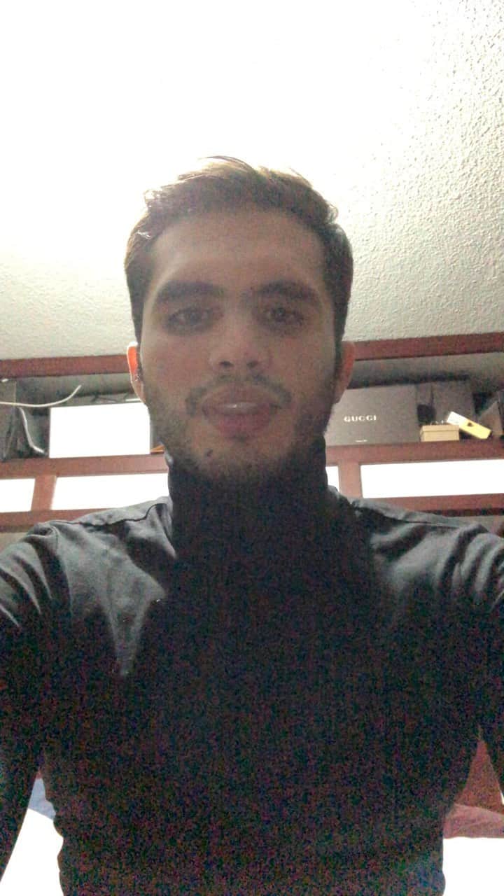 イヴァン・ガルシアのインスタグラム：「Feliz Año Nuevo 🎊🎆 Feliz 2021 .. que todos nuestros sueños se cumplan , mucho amor y paz para todos y por favor CUÍDENSE MUCHO 🙏🏻 #felizañonuevo #feliz2021」