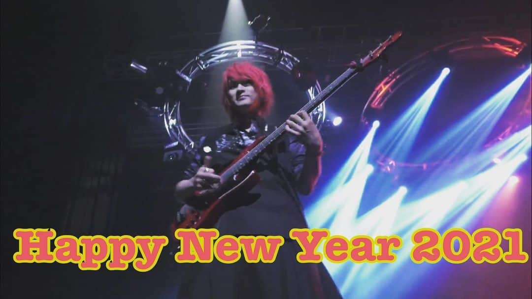 Ikuoさんのインスタグラム写真 - (IkuoInstagram)「Happy New Year !!  #ikuo #bassist #bassplayer」1月1日 14時04分 - ikuobass
